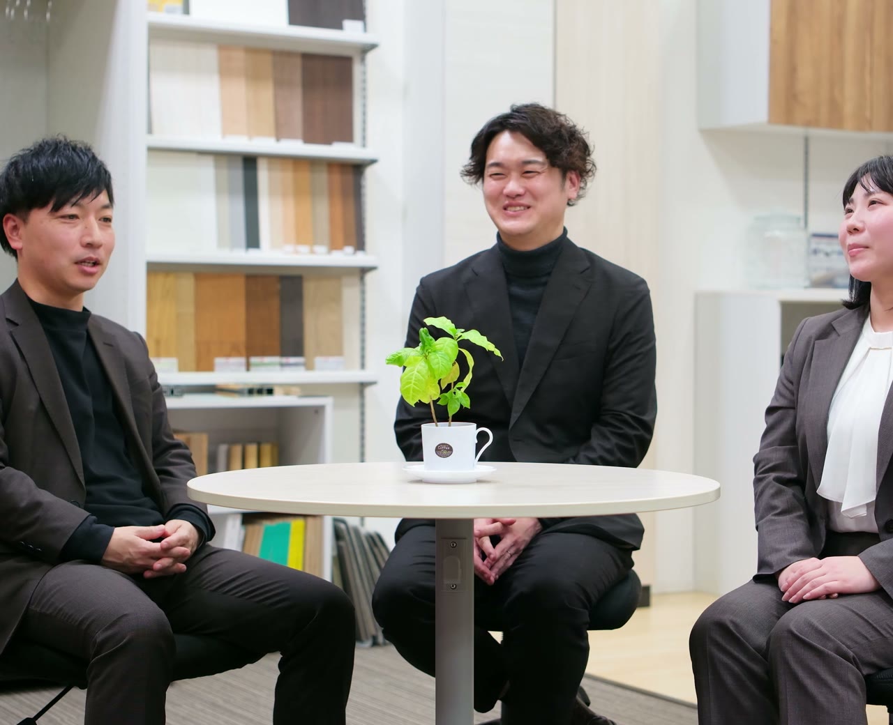 座談会に参加した営業課のスタッフ3名